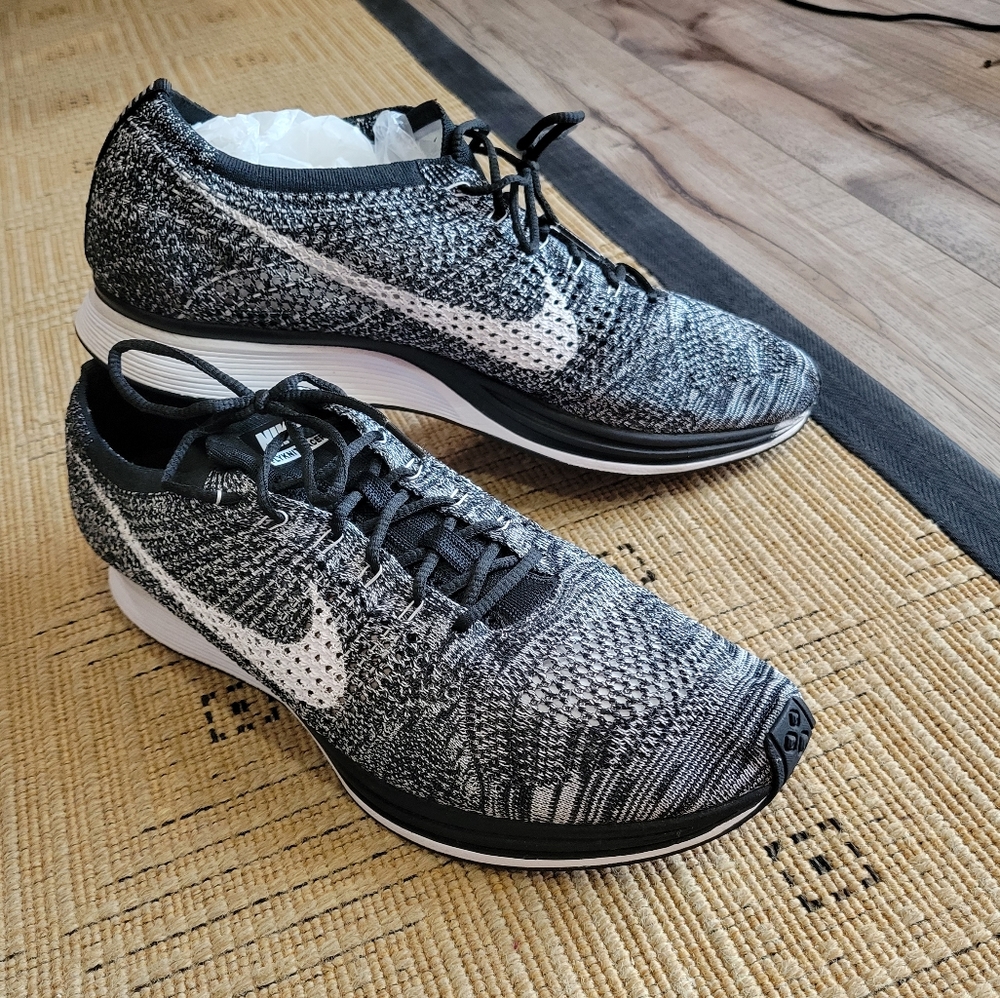 Nike Black White Flyknit Athletic Shoes - Picture 4 of 10